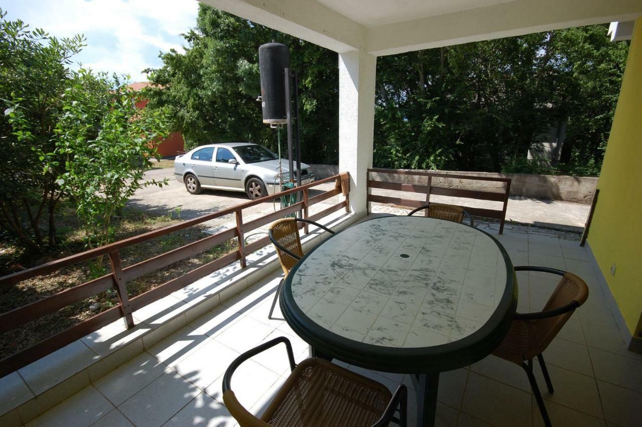 Apartments Juric By El-Pi Tours Njivice Ngoại thất bức ảnh