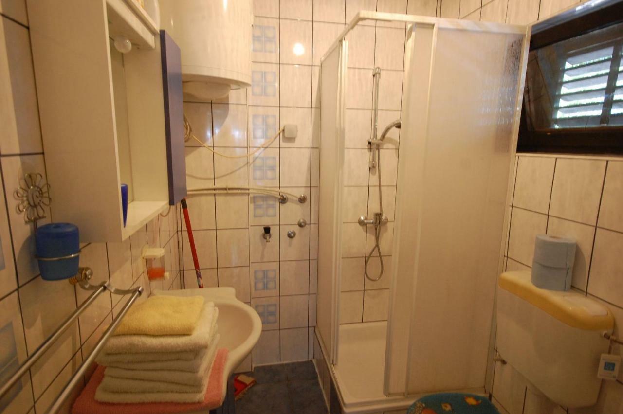 Apartments Juric By El-Pi Tours Njivice Ngoại thất bức ảnh