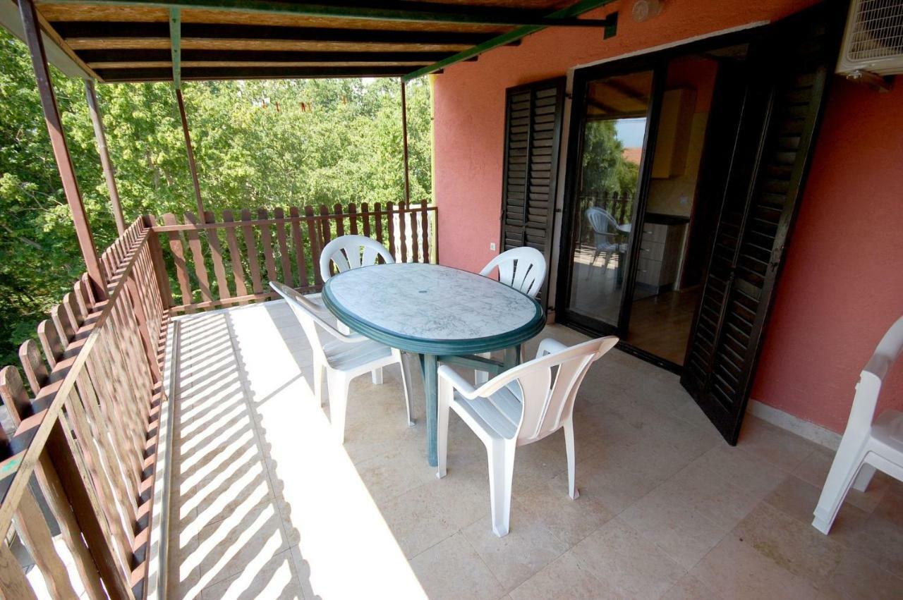 Apartments Juric By El-Pi Tours Njivice Ngoại thất bức ảnh